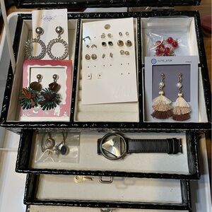 Jewelry organizer crocodile embossed (box w/ key and accessories)